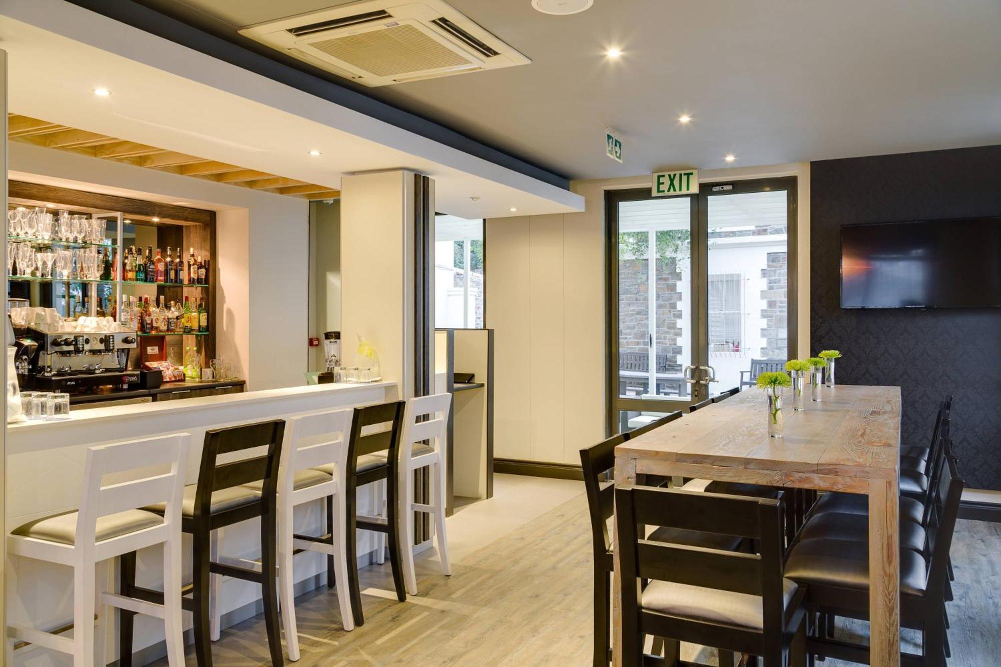 Protea Hotel By Marriott Cape Town Waterfront Breakwater Lodge Exterior foto
