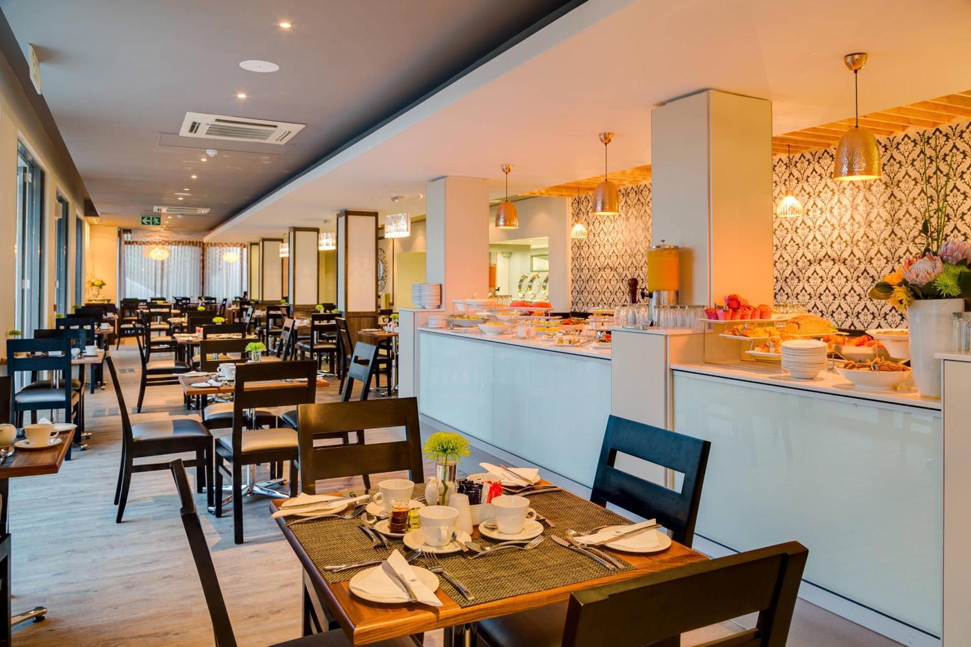 Protea Hotel By Marriott Cape Town Waterfront Breakwater Lodge Exterior foto