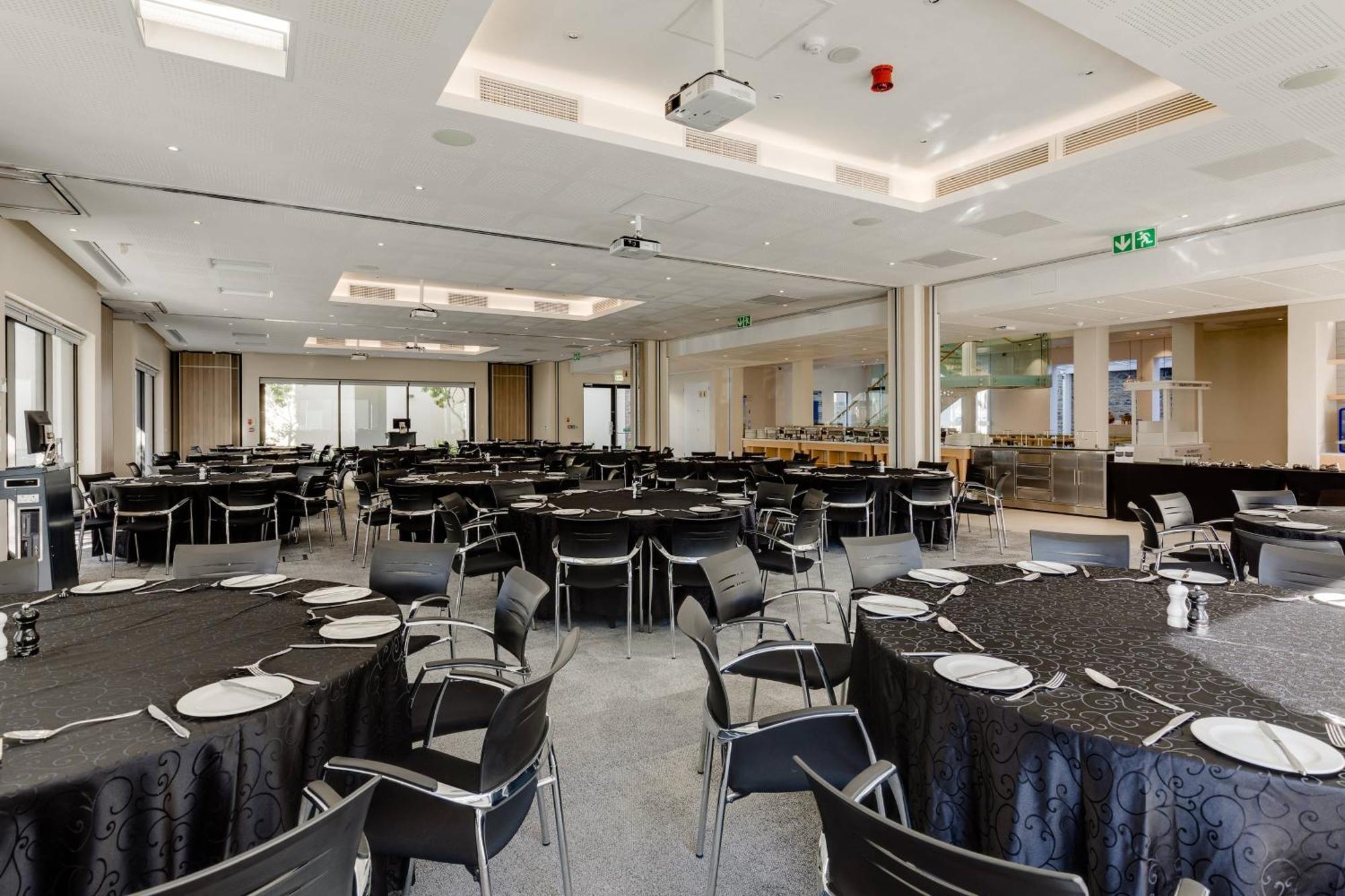 Protea Hotel By Marriott Cape Town Waterfront Breakwater Lodge Exterior foto