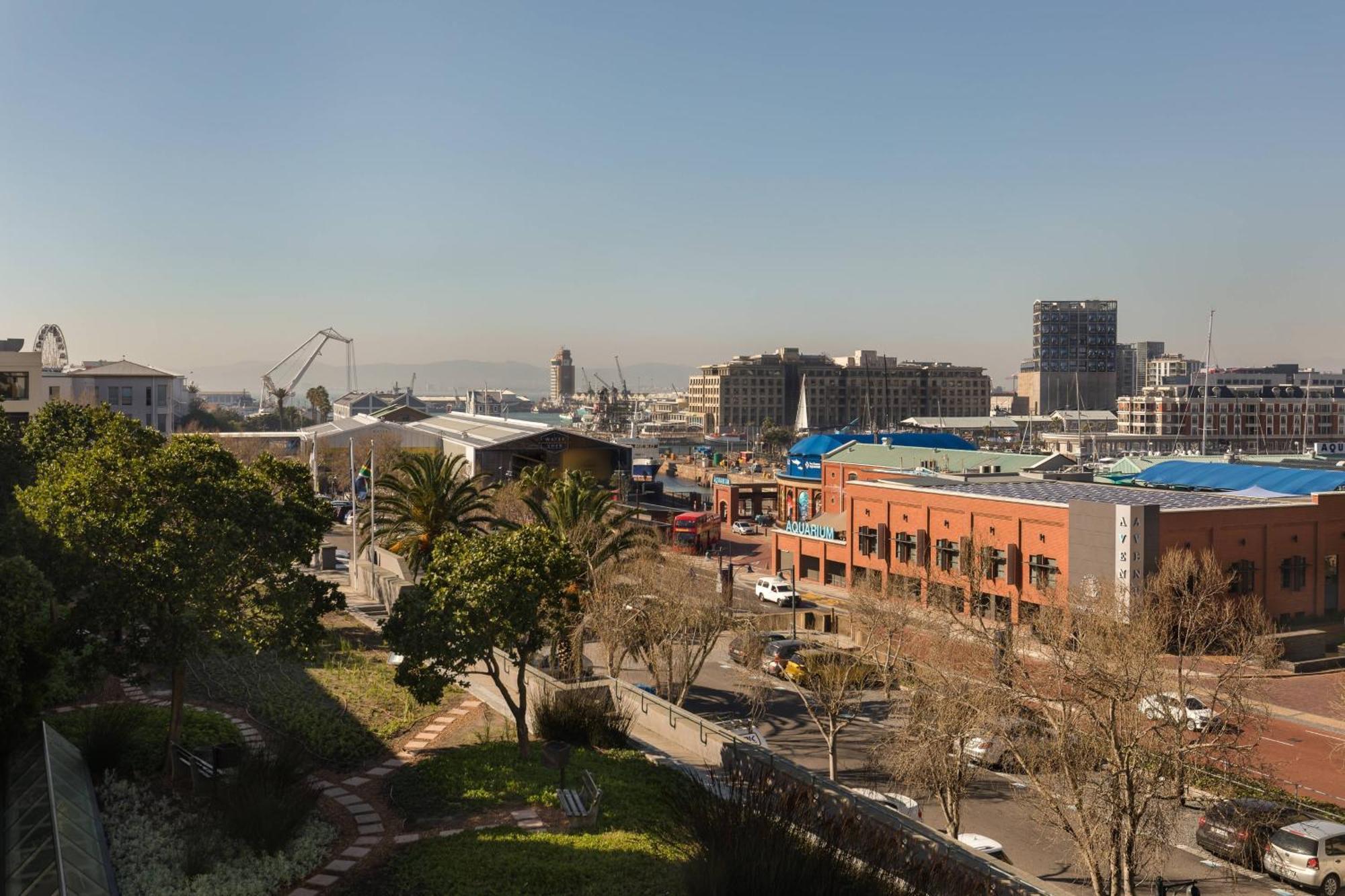 Protea Hotel By Marriott Cape Town Waterfront Breakwater Lodge Exterior foto