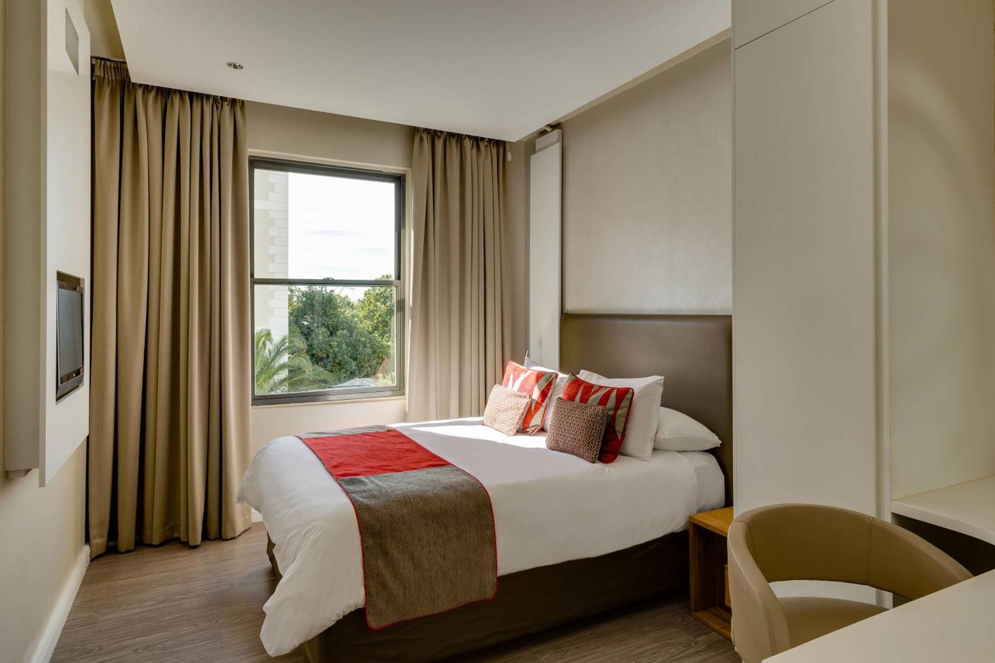 Protea Hotel By Marriott Cape Town Waterfront Breakwater Lodge Exterior foto